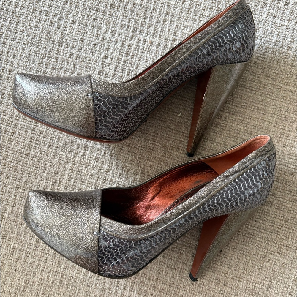 Sophisticated Gray Textured Heels